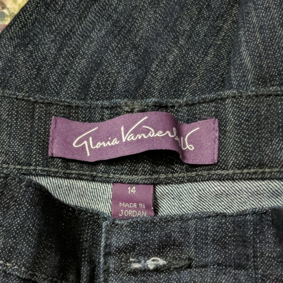 Capris - Picture 4 of 5